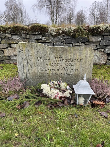 Grave number: Ärt 60 21    11+12