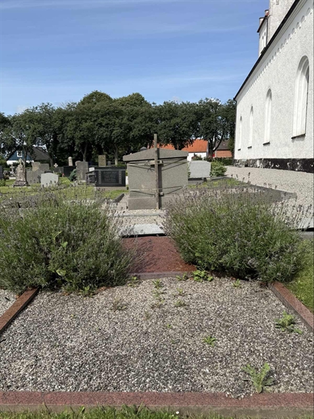 Grave number: ON C   477, 478