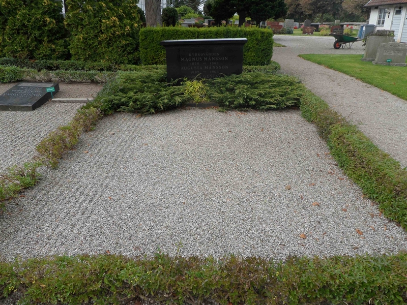Grave number: SK H    17, 18, 19, 20