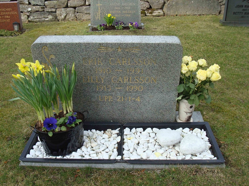 Grave number: KU 12    46, 47