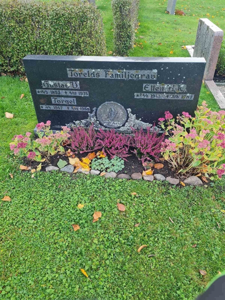 Grave number: K1 02   261, 262