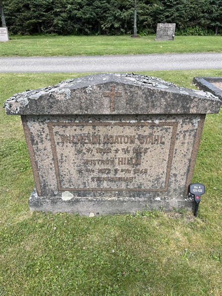 Grave number: 33 4   121-122