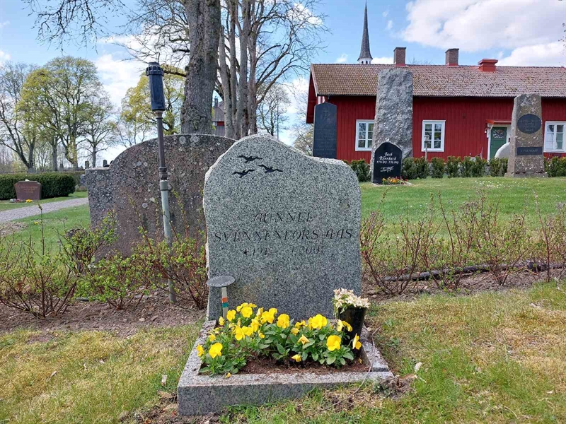 Grave number: HÖ 6   56