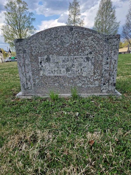 Grave number: 501 06 707-709