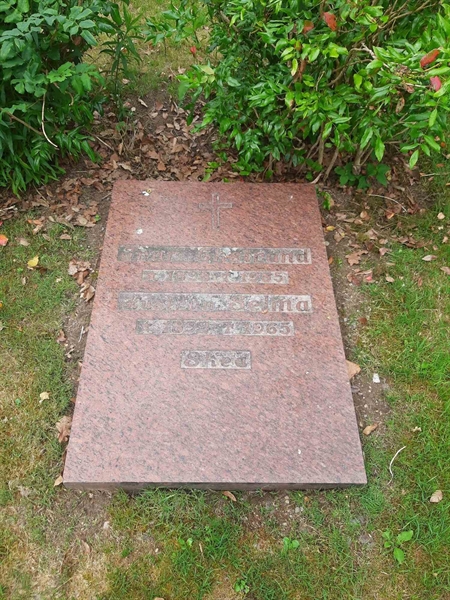 Grave number: M3 A   145, 146