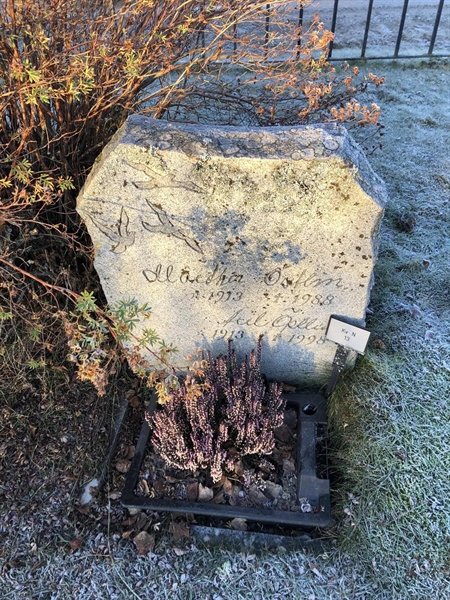 Grave number: 3 N    13