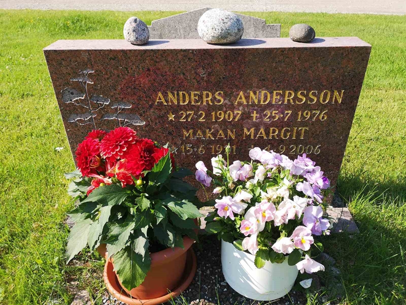 Hautatunnus: NK 06    54