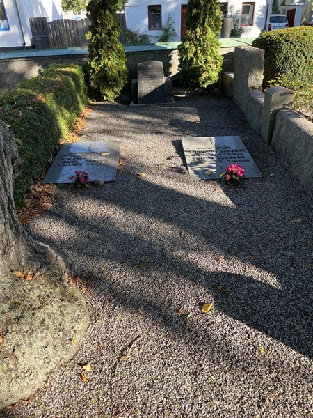 Grave number: VK II     4