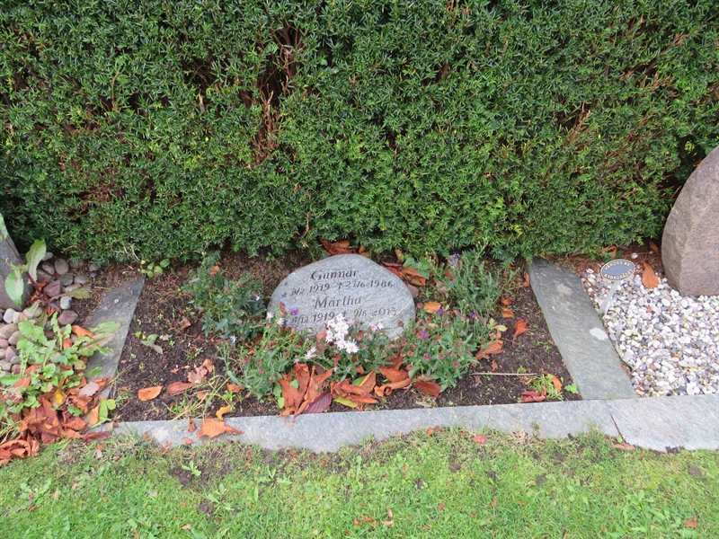 Grave number: 1 07   39