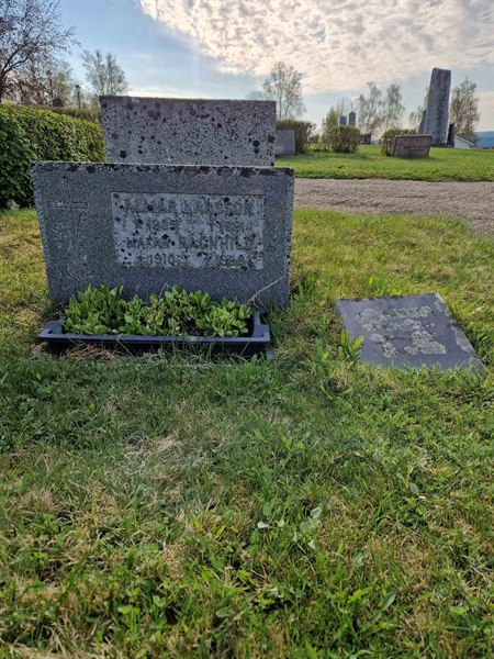 Grave number: 501 01 128-130
