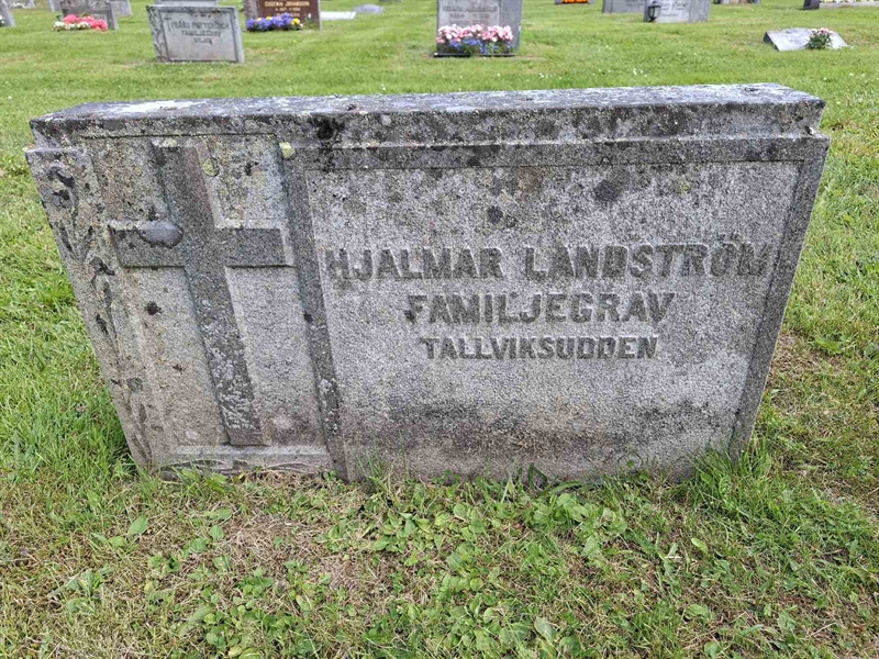 Grave number: 001 2   738