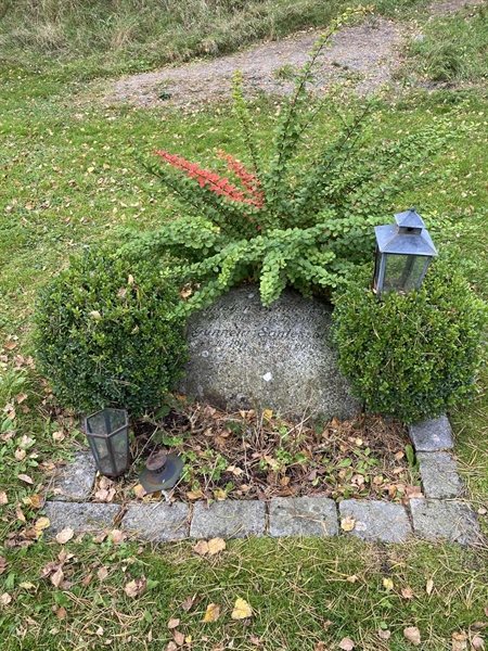 Hautatunnus: 2 C   339-340