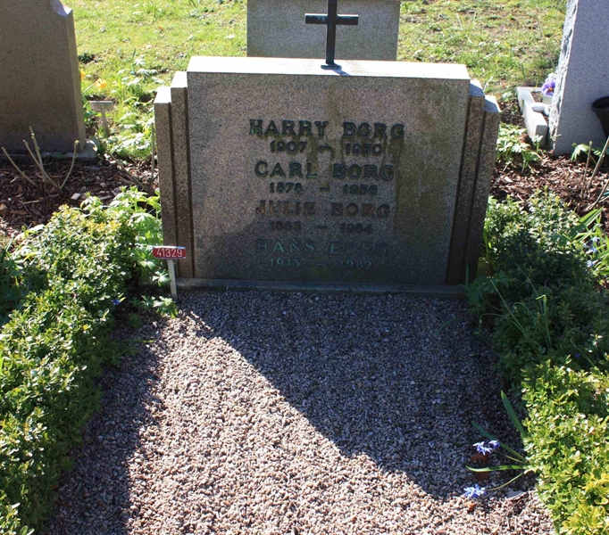 Grave number: Ö U02    33