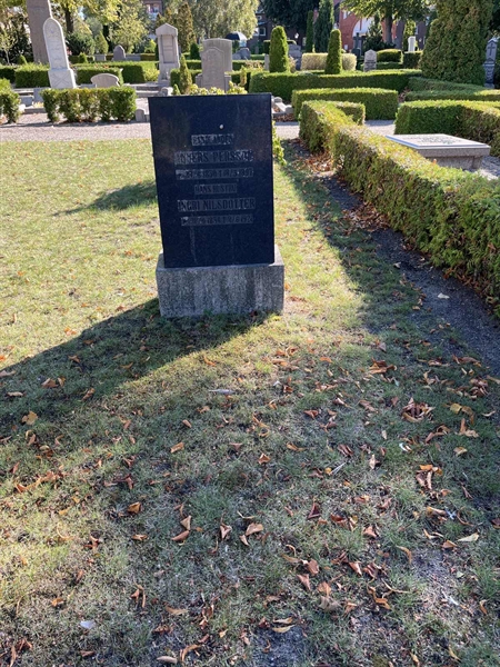 Grave number: VK II    83