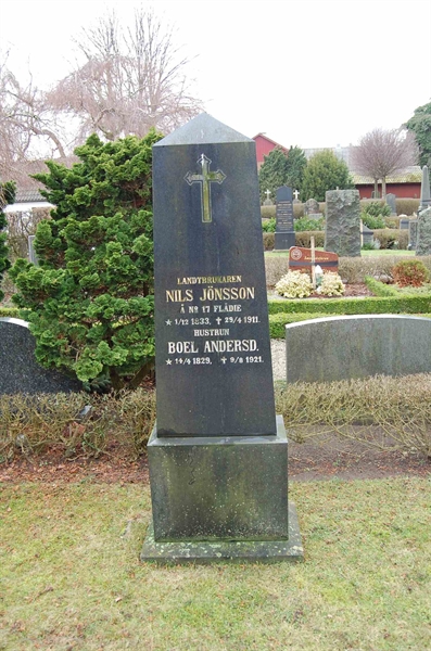 Grave number: FLÄ B   103