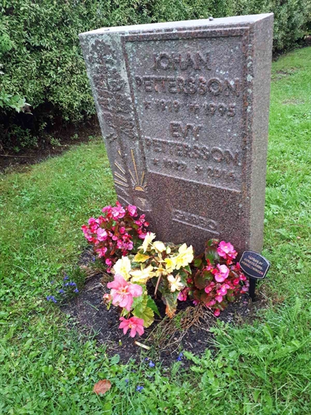 Hautatunnus: NK F D   223