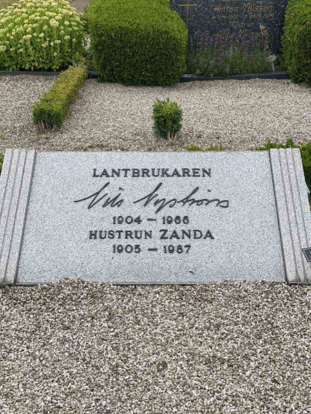 Grave number: ÖN T     4