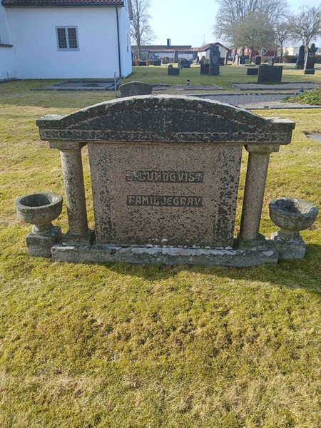 Gravnummer: 2 7  167, 168, 169, 170