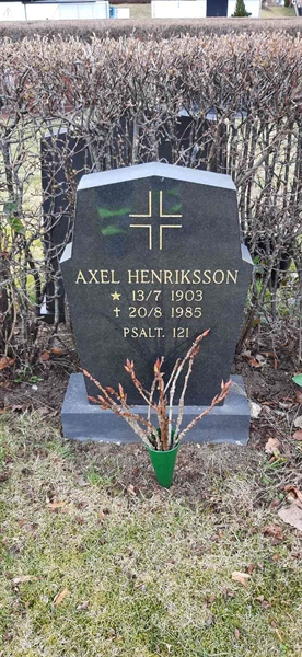 Grave number: NK 1   385