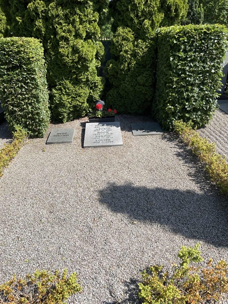 Grave number: NK B    17