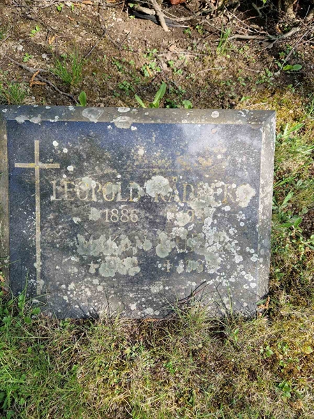 Grave number: 501 21 4117-4120