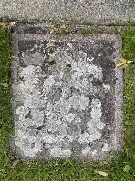 Grave number: 1 04 123, 124
