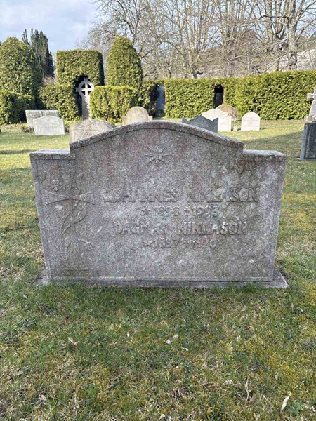 Gravnummer: LI    75