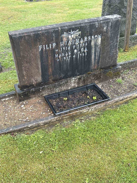 Grave number: SKF D    11, 12