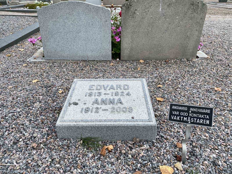 Grave number: 2 07   137