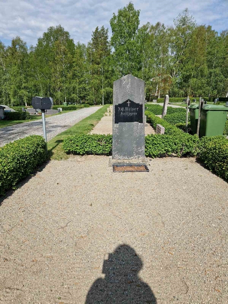 Grave number: 502 07 696-699