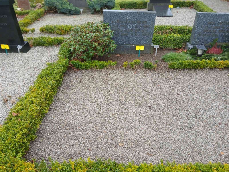 Grave number: FE A    82, 83