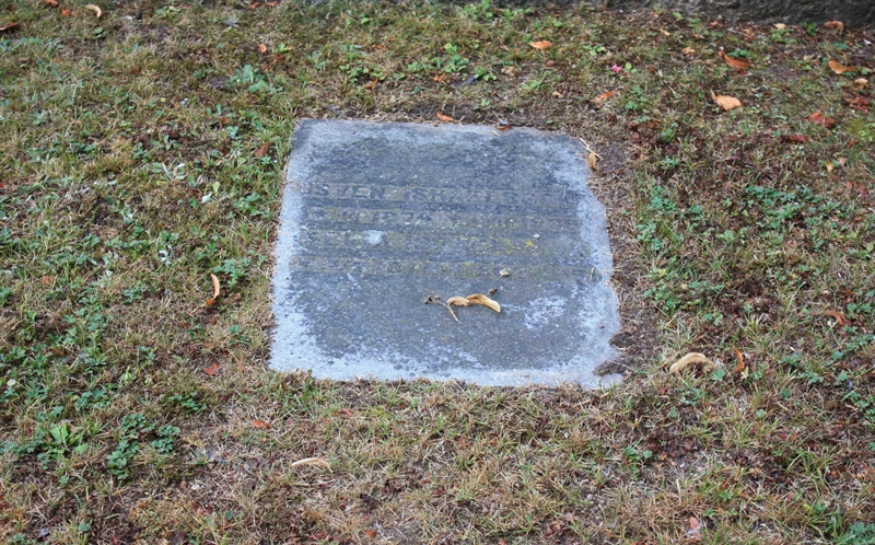 Grave number: Ö 20i   145, 146