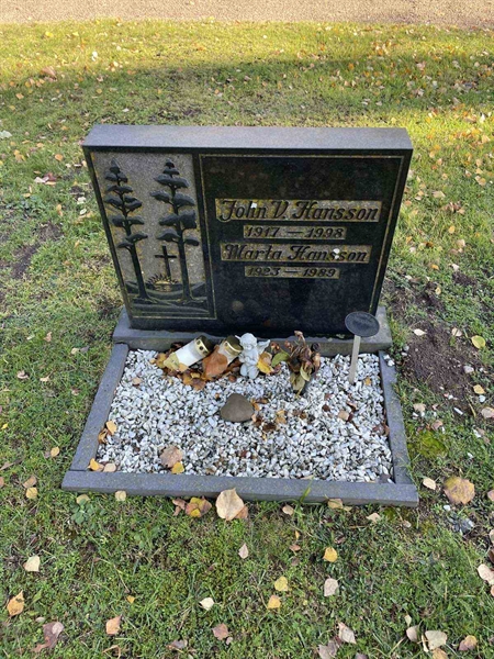 Grave number: VV 5   272, 273