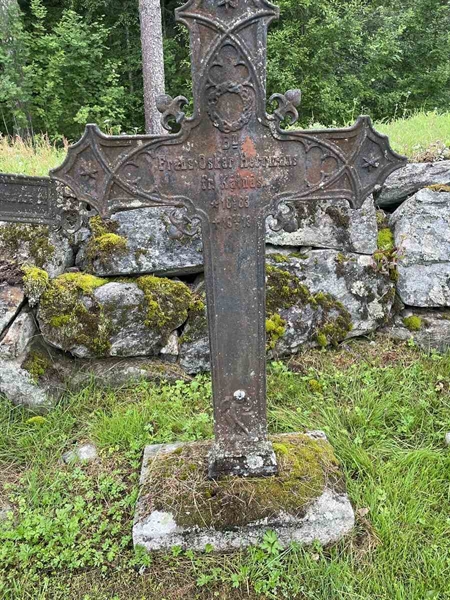 Grave number: N 4 4   697
