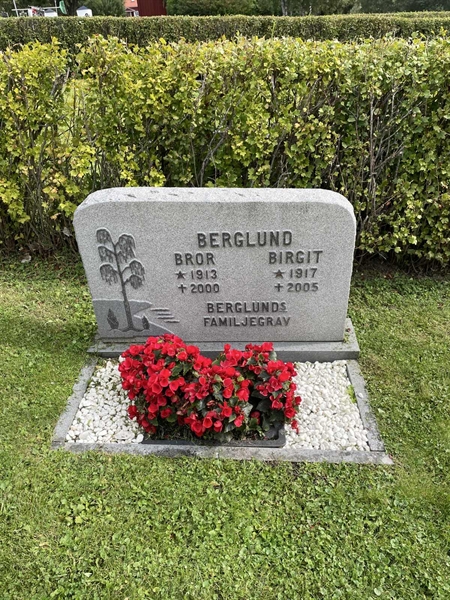 Grave number: 3 B     4