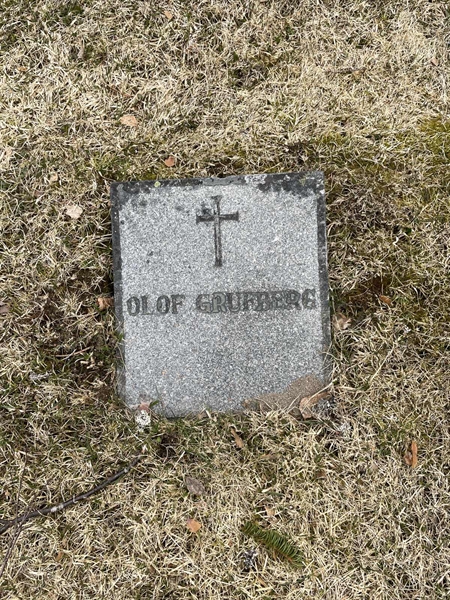 Grave number: R 2   122-E