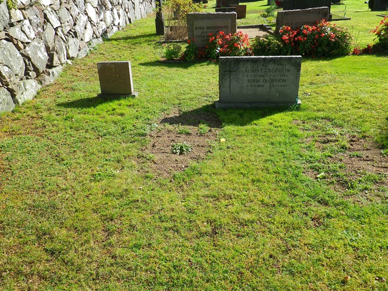 Grave number: VI B    26, 27, 27B