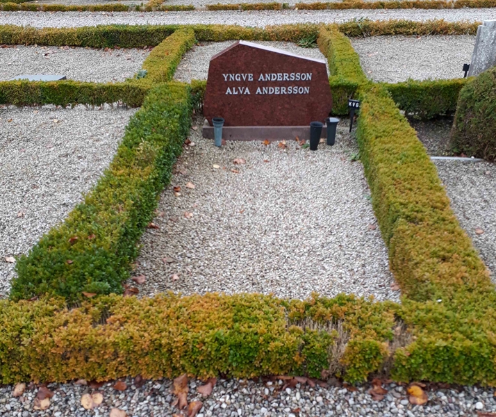 Grave number: TU 15    010