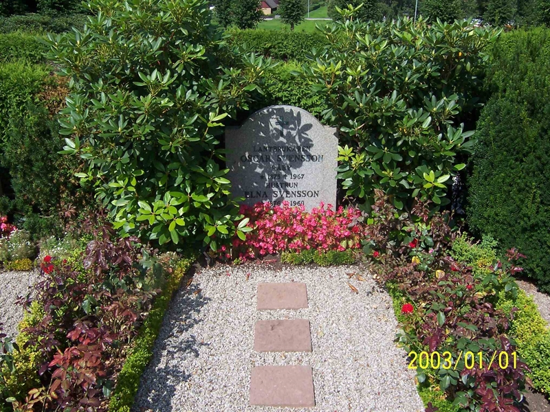 Grave number: 1 3 2B    92, 93
