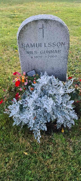 Grave number: M 16   37