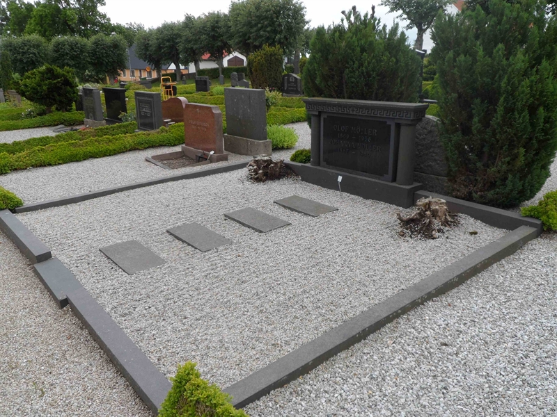 Grave number: ÖV F    84, 85