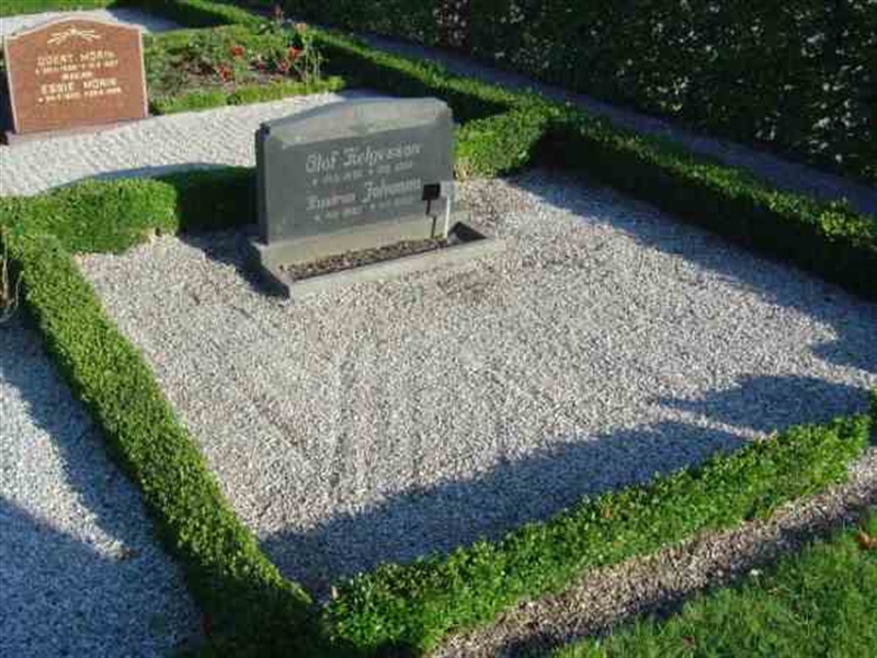 Grave number: Bo E    21-22