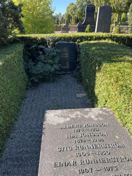 Grave number: VK III   198b