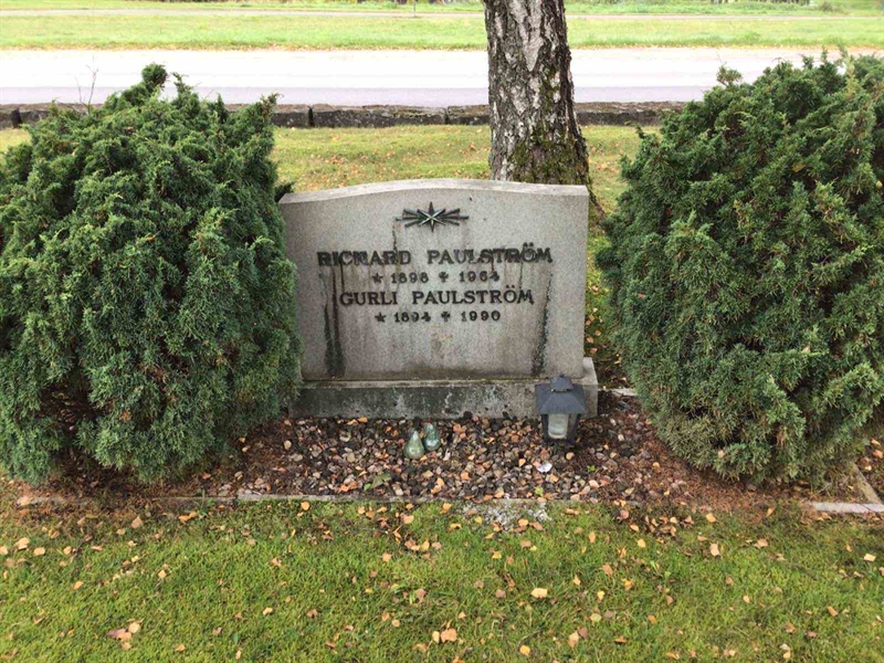 Grave number: 20 F 292-293