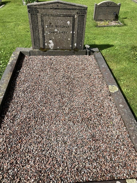 Grave number: 1 14    39