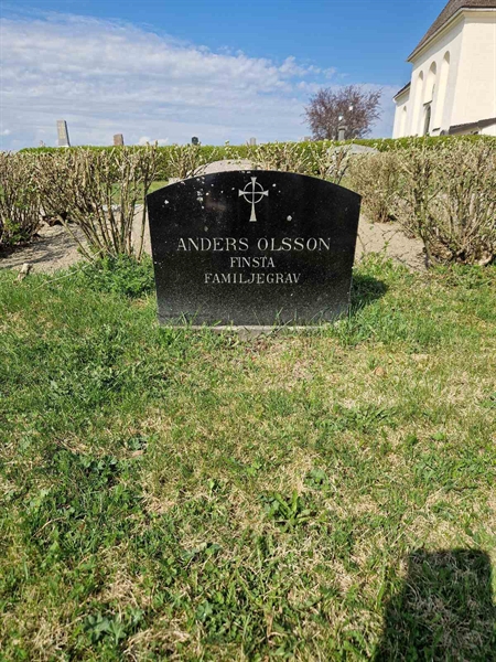 Grave number: 501 04 492-494