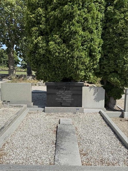 Grave number: SP A 912, 913