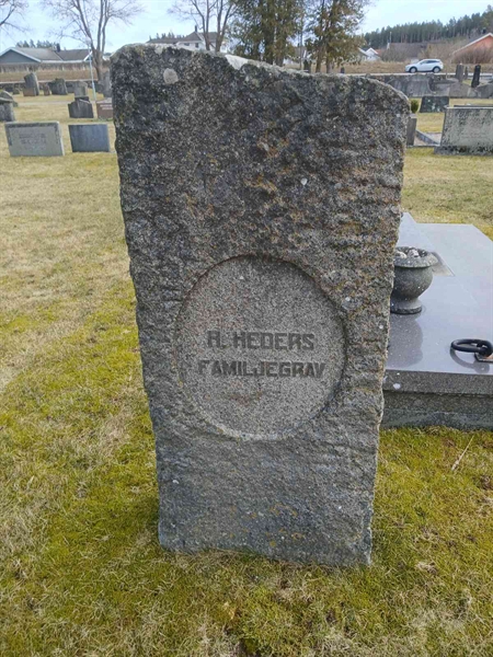 Gravnummer: 2 9  111, 112, 113