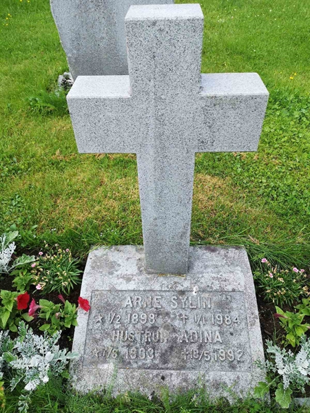 Grave number: NK 07     7