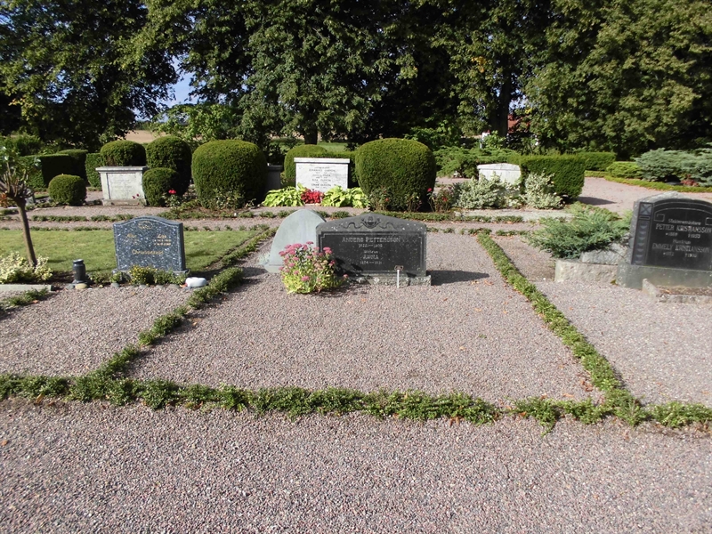 Grave number: SK c   184-185